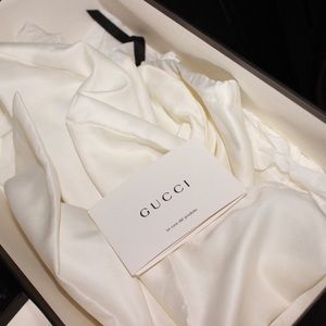 USED GUCCI FLIP FLOPS (WHITE)!